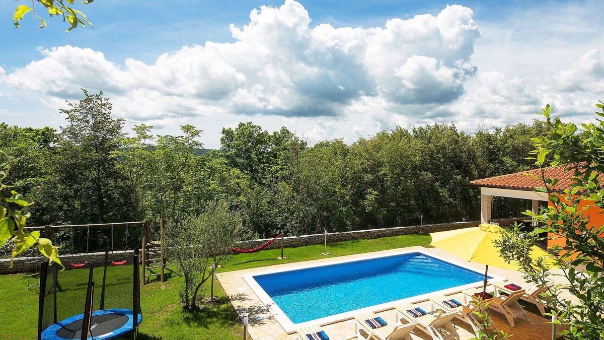 Trget House | Beautiful private villa with A/C, private pool, WIFI, TV, terrace, pets allowed and parking