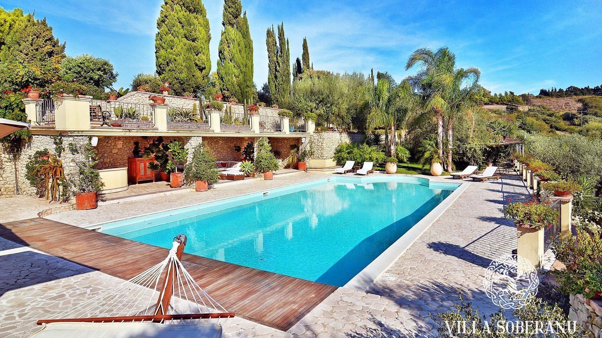 Magomadas Villa | Beautiful property surrounded by greenery with a 15x7 m swimming pool