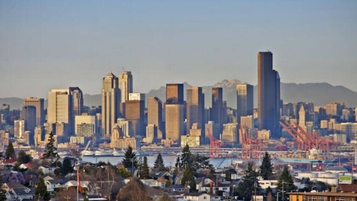 West Seattle Junction House | Beautiful quiet apartment with gorgeous views