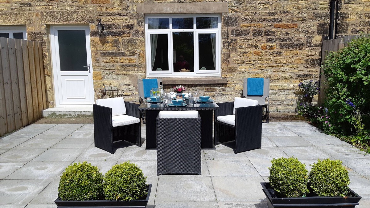 Berwick-upon-Tweed Cottage | Beautiful renovated Stone Cottage with enclosed Garden and Free Wifi.
