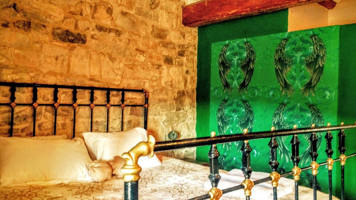 Rocallaura House | Beautiful Recently Renovated Farmhouse with Pool