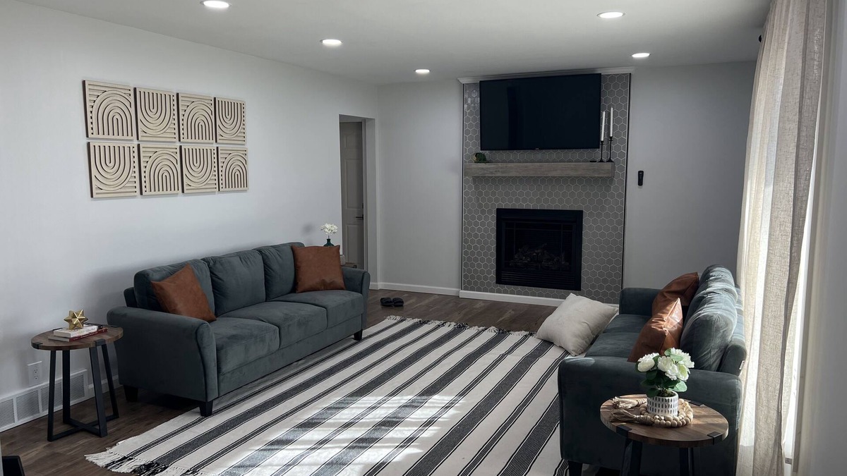 Southwyck House | Beautiful Relaxing Home Near a Golf Course and Restaurants