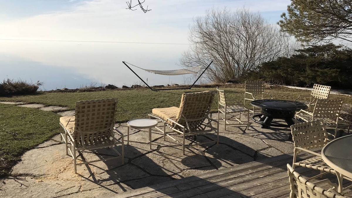 Oostburg House | Beautiful Remodeled Lake Michigan Beachfront Home Country Setting w/500mbps int