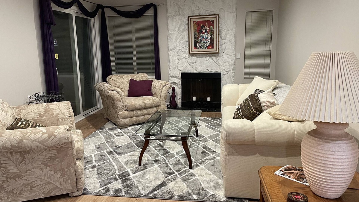 Sawtelle Condo | Beautiful Remodeled West Los Angeles condo - Brentwood adjacent.