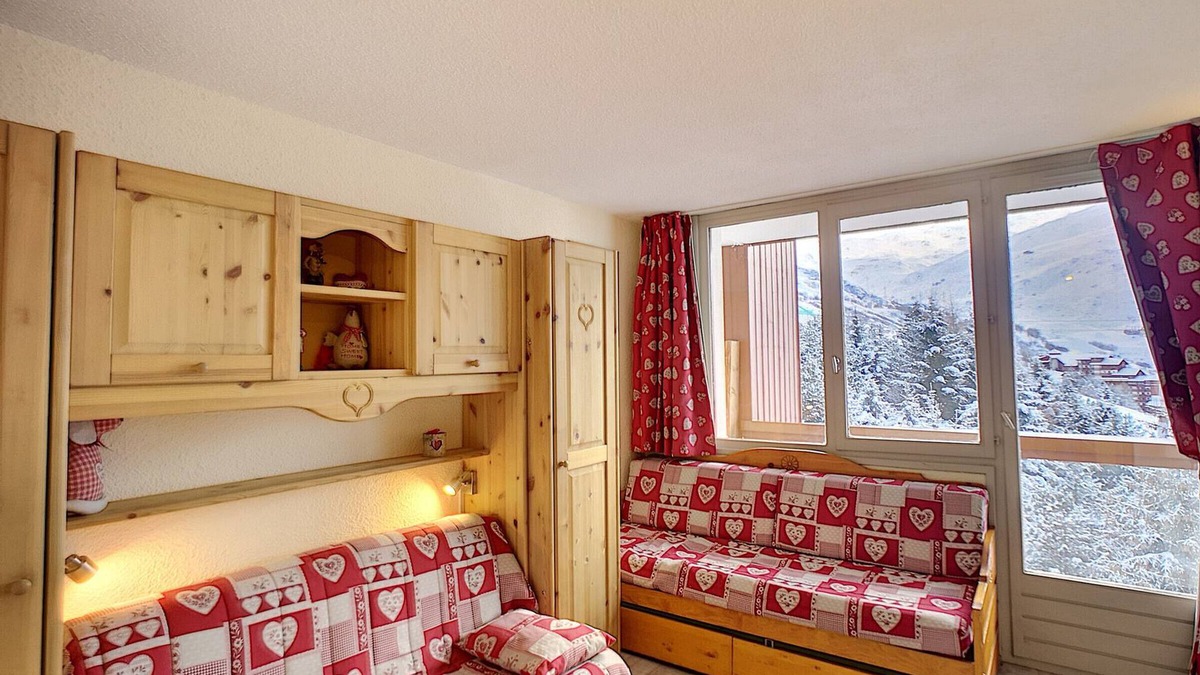 Reberty Apartment | Beautiful renovated 2-room, 4 pers, south-facing, ski-in/ski-out