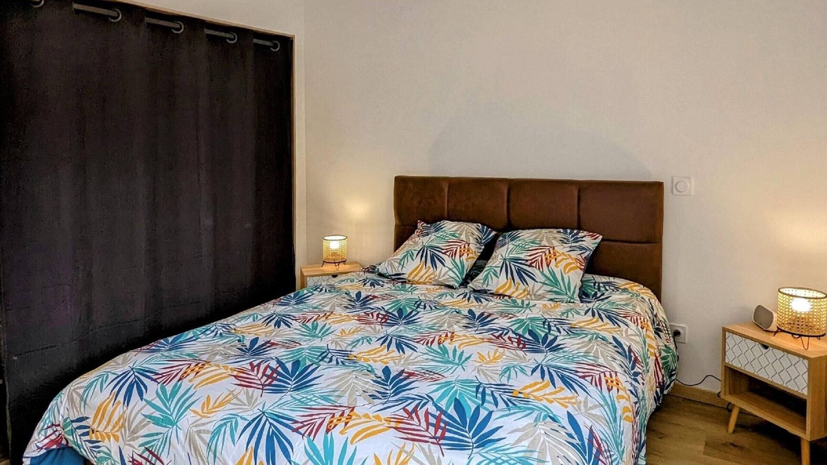 Vesoul Cottage | Beautiful renovated apartment with WiFi and secure parking in Vesoul