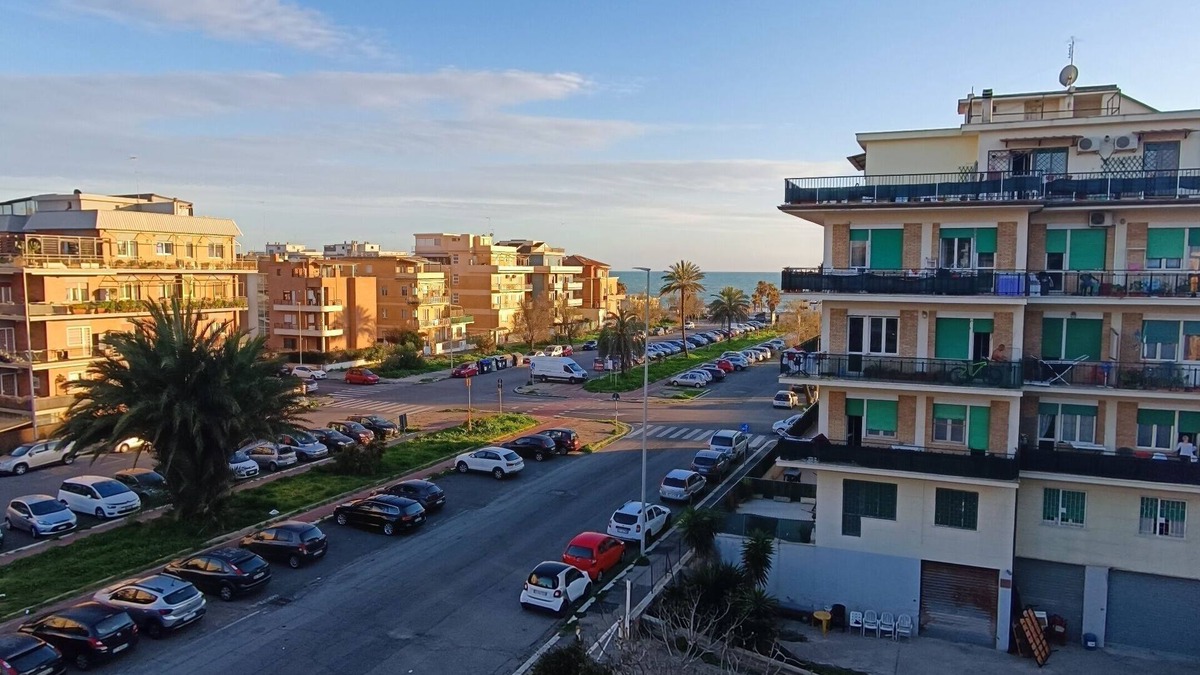 Quartiere XXXIII Lido di Ostia Ponente Apartment | Beautiful renovated apartment sea front in Ostia.