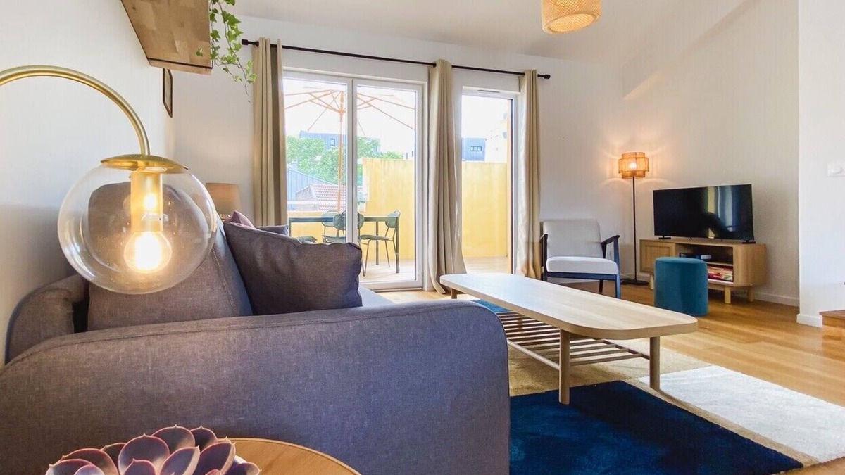 Montreuil Apartment | Beautiful renovated duplex with balcony