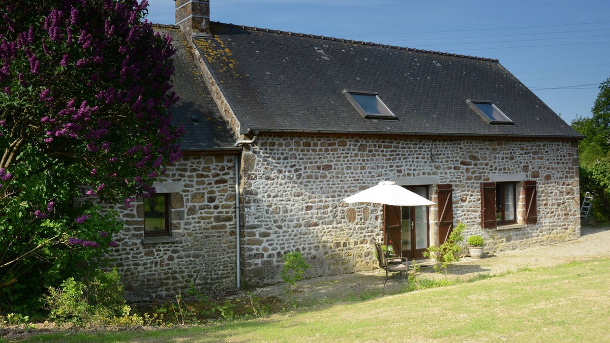 Larchamp House | Beautiful Renovated Gite in the Countryside
