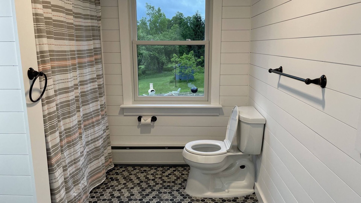 Hinsdale House | Beautiful Renovated Home, Close to Multiple Ski Mountains.