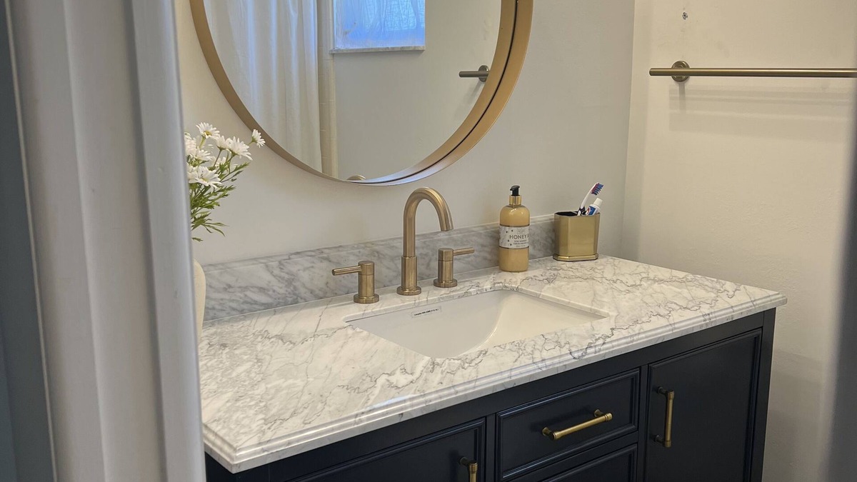 Villas Villa | Beautiful renovated split duplex in quiet, safe, small community!