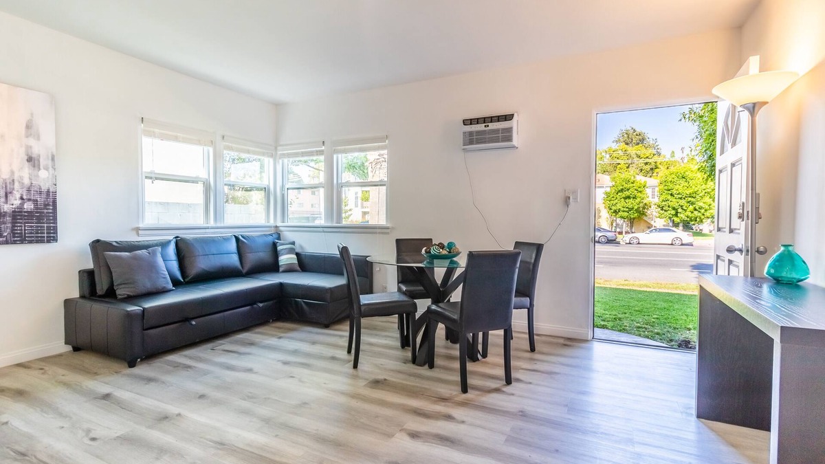 Valley Village Apartment | Beautiful&Renovated, Charming Garden Apartment in Valley Village