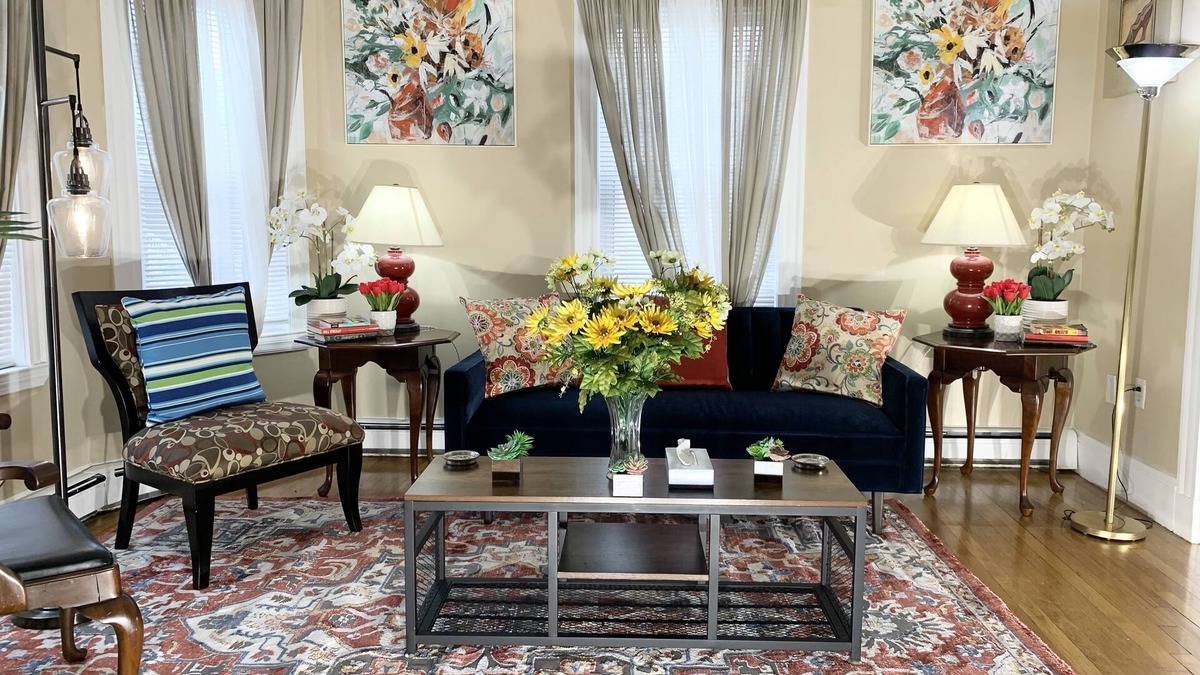 Codman Square Apartment | Beautiful Retreat close to Downtown Boston. Pets friendly.