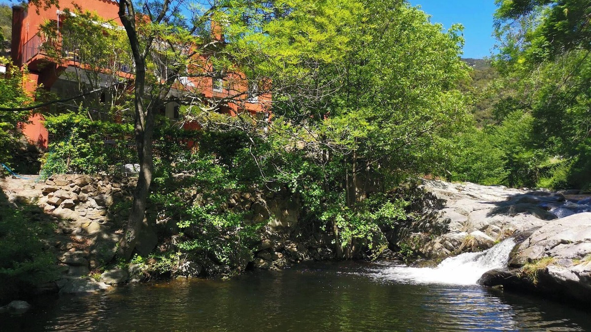 Sorede Apartment | Beautiful River-front Apartment with Natural Pool