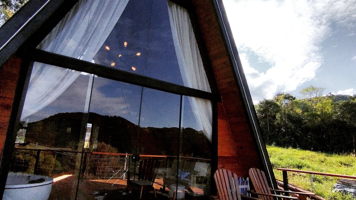 Nova Petropolis Cabin | Beautiful romantic cabin with hot tub and fireplace, 5 min. from downtown NP