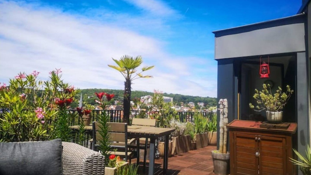 Chaville Apartment | ★ Beautiful Rooftop between Paris and Versailles ★