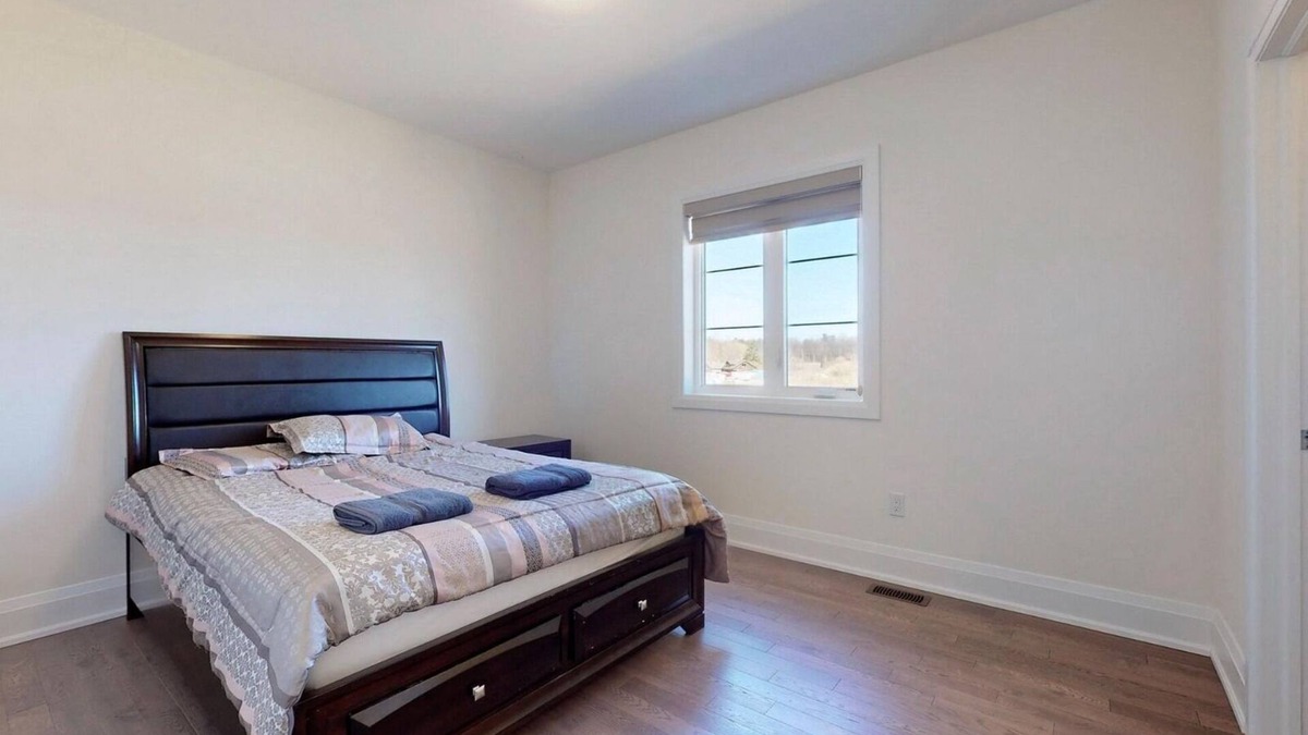 Vaughan House | Beautiful room, quiet house with the comfort of a luxurious home near Wonderland