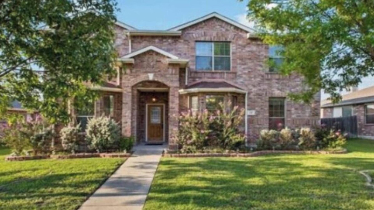Royse City House | Beautiful*Royse City large Home Sleeps 15-18