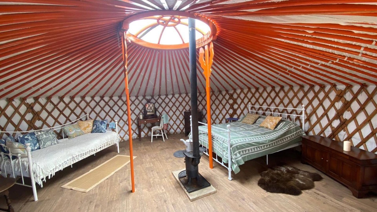 Redlynch Cabin | Beautiful Rural Yurt with Wood Fired hot tub
