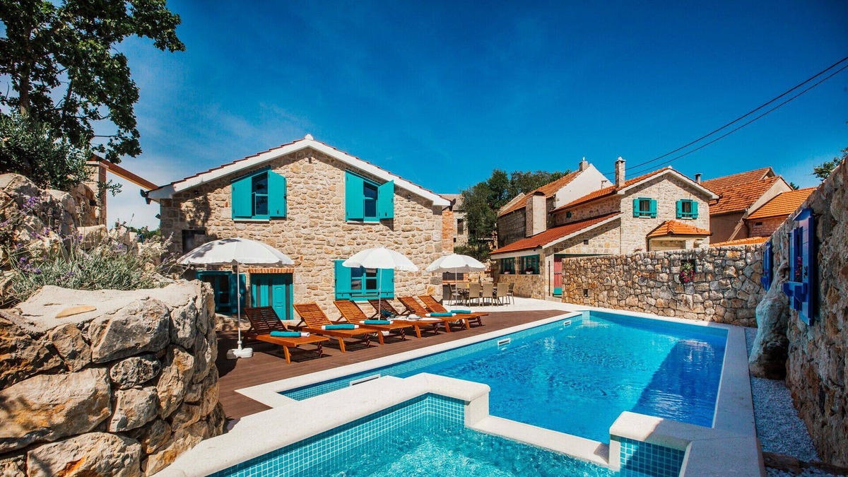 Prolozac Villa | Beautiful Rustic Villa Imota