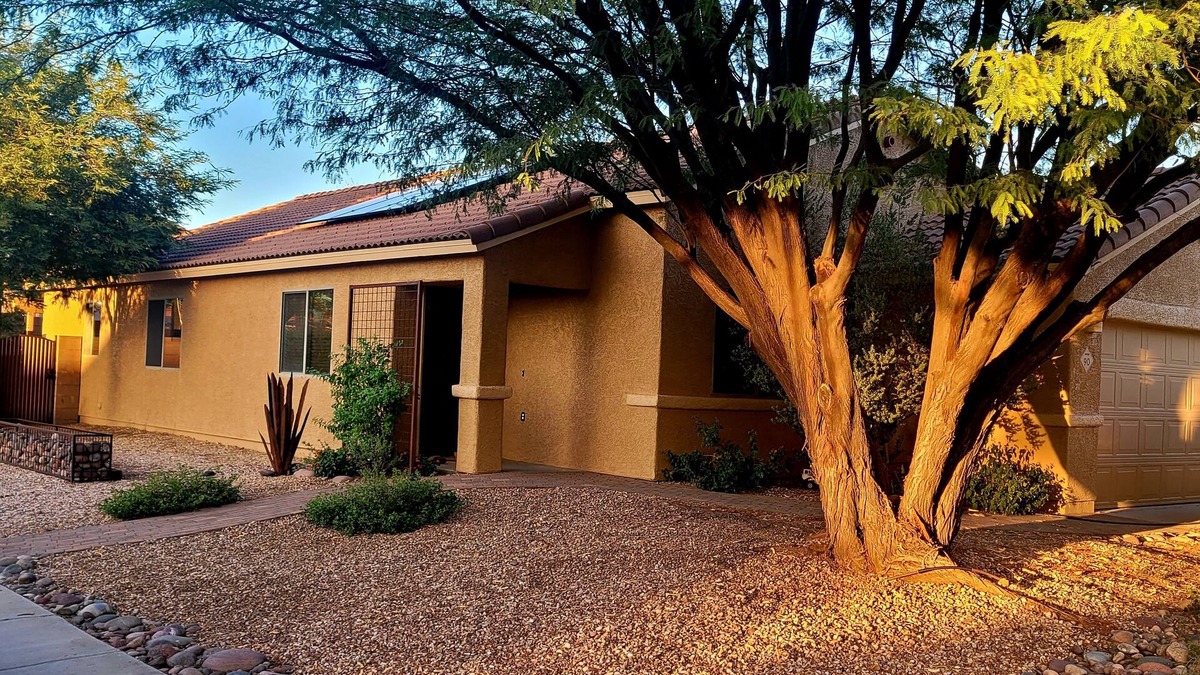 Corona de Tucson House | Beautiful Rustic 2 BDR Home in SE Tucson/Corona De Tucson