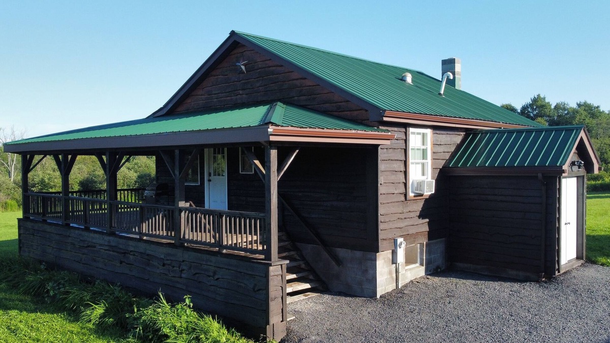 South Rutland Cabin | Beautiful Rustic Cabin - Heart of Tug Hill - Directly on Snowmobile/ATV Trail