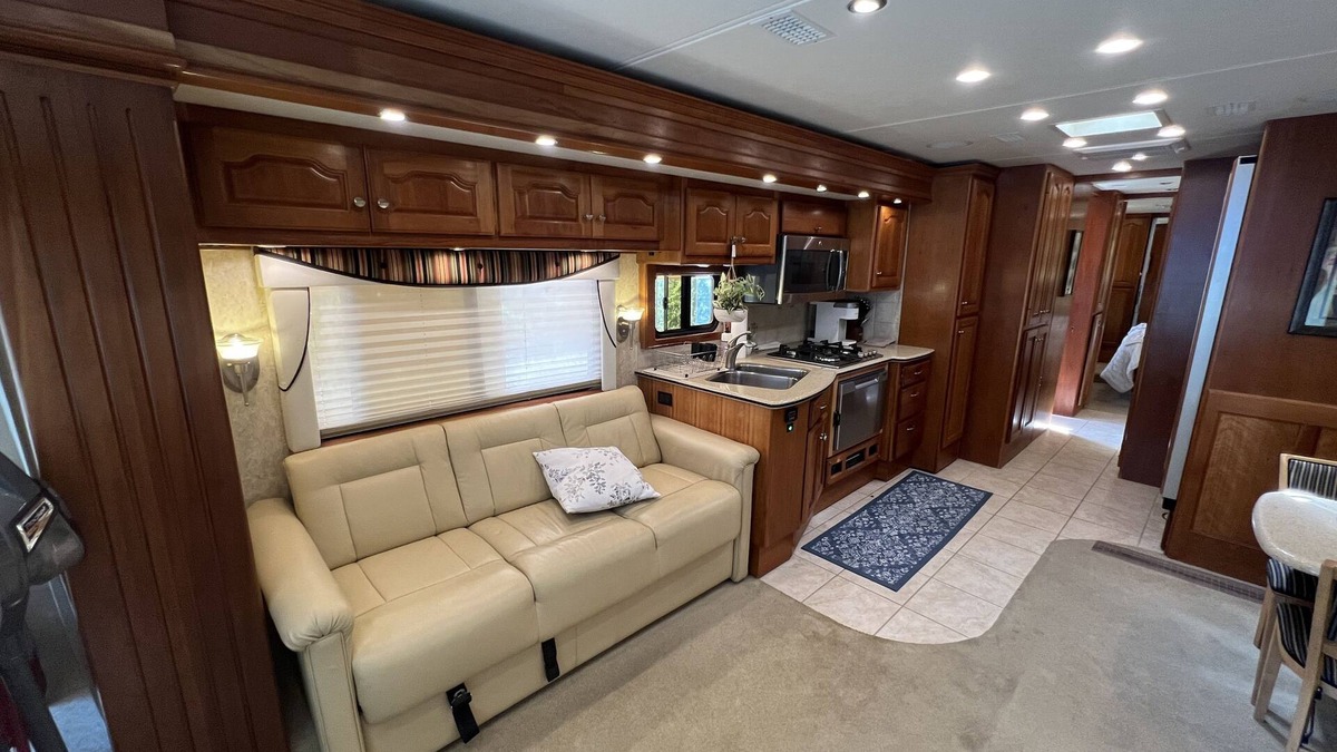 Crawfordsville House | Beautiful RV On A Beautiful Property -- Quiet Peace Minutes Away From Town