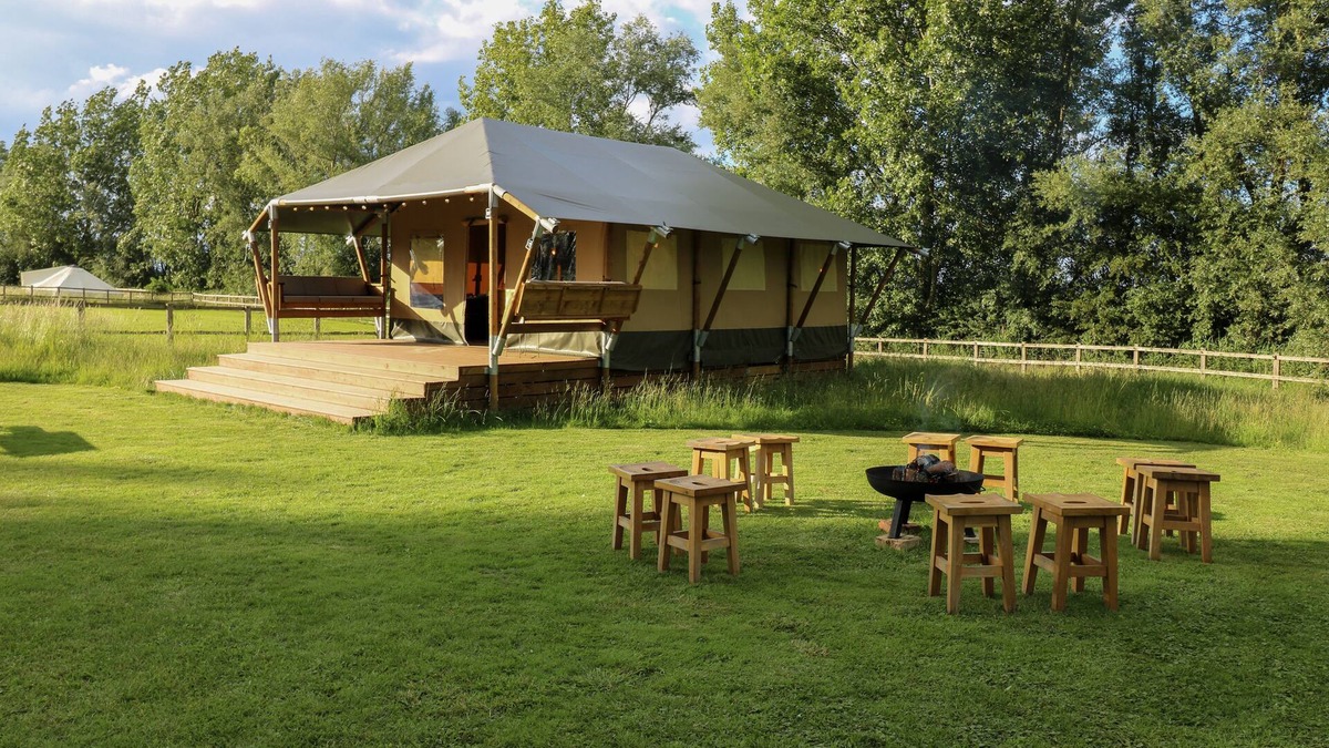 Littleport Cabin | Beautiful Safari Lodge with Swimming Lake