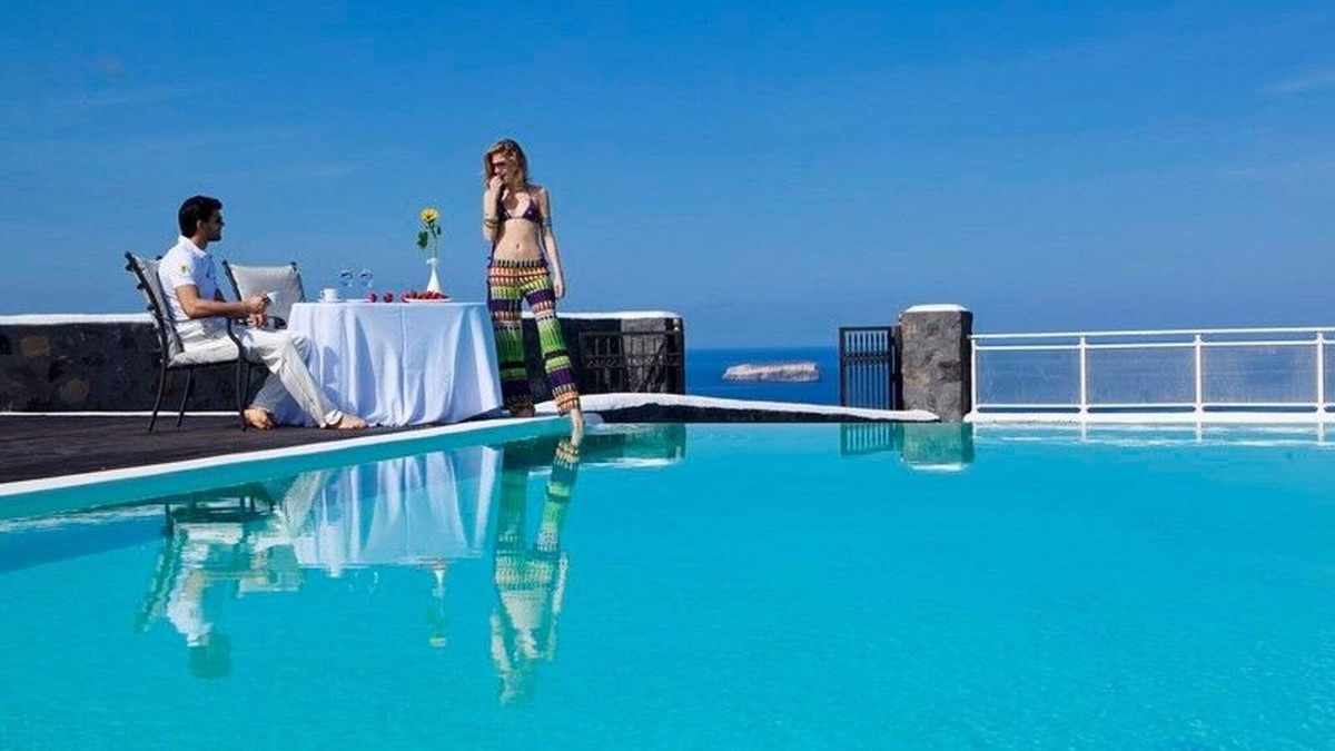 Megalochori Villa | Beautiful Santorini Villa | 2 Bedroom Villa | Panoramic Caldera Sea Views &.