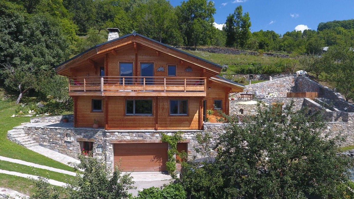 Les Chapelles Ski Chalet | Beautiful Savoy chalet, on a sunny slope and facing Les Arcs and La Plagne