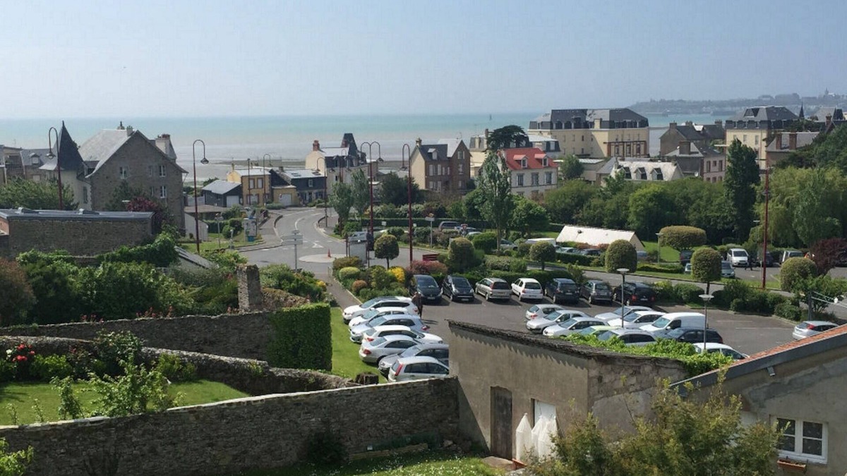 Saint-Pair-sur-Mer Apartment | beautiful sea views, beach 150 meters