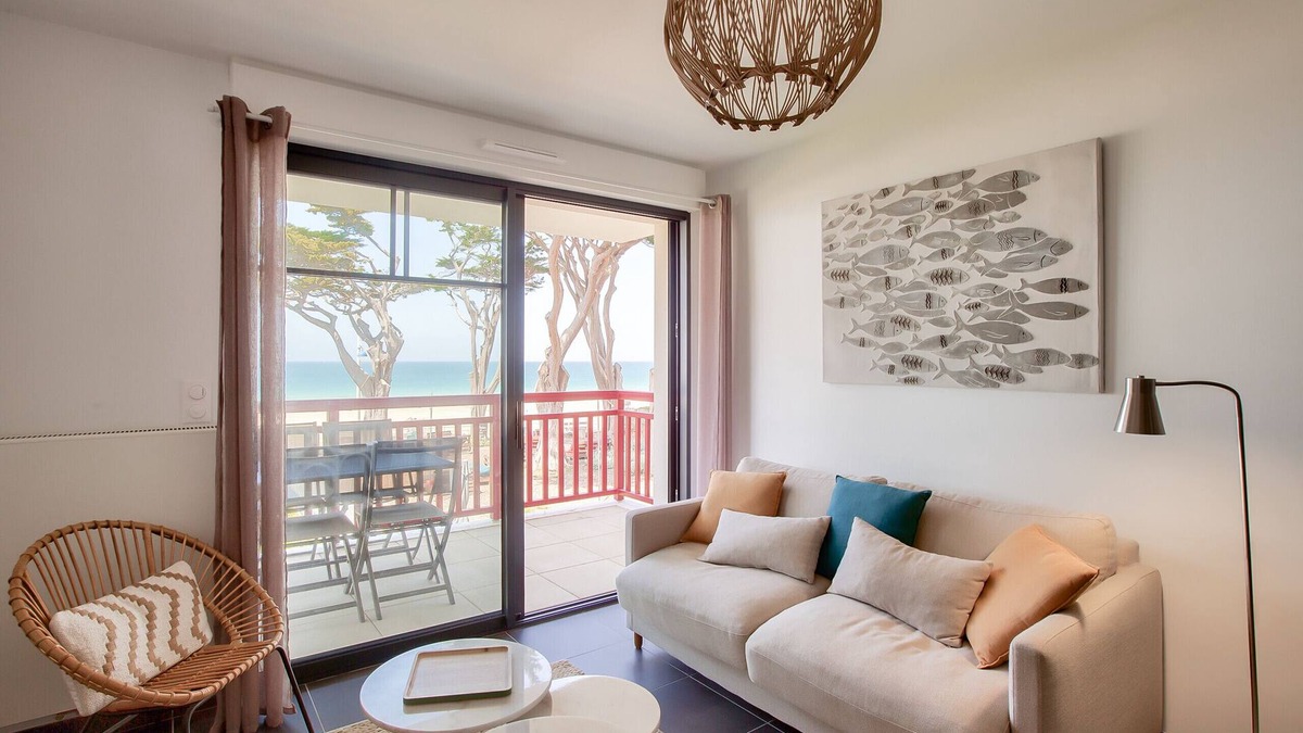 Pleneuf-Val-Andre Apartment | Beautiful seafront flat for 2