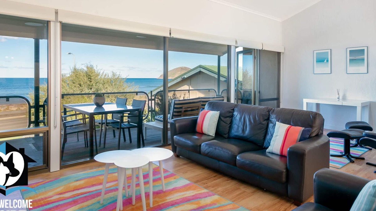 Encounter Bay House | Beautiful Sea Front 3BR with Great Views