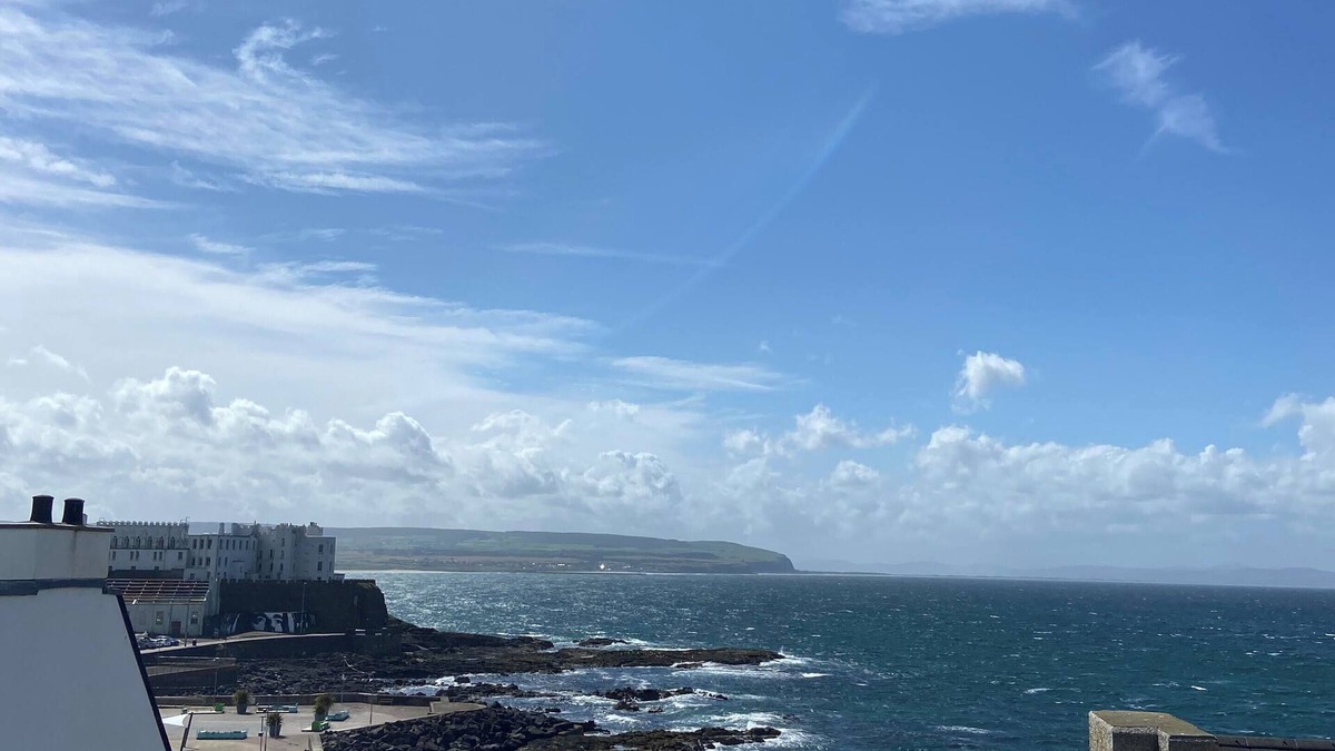 Portstewart Apartment | Beautiful Sea View Apartment near Golf Club