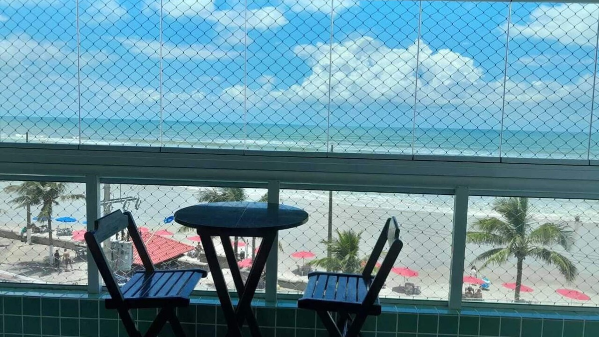 Vila Anhanguera Apartment | Beautiful seafront apartment