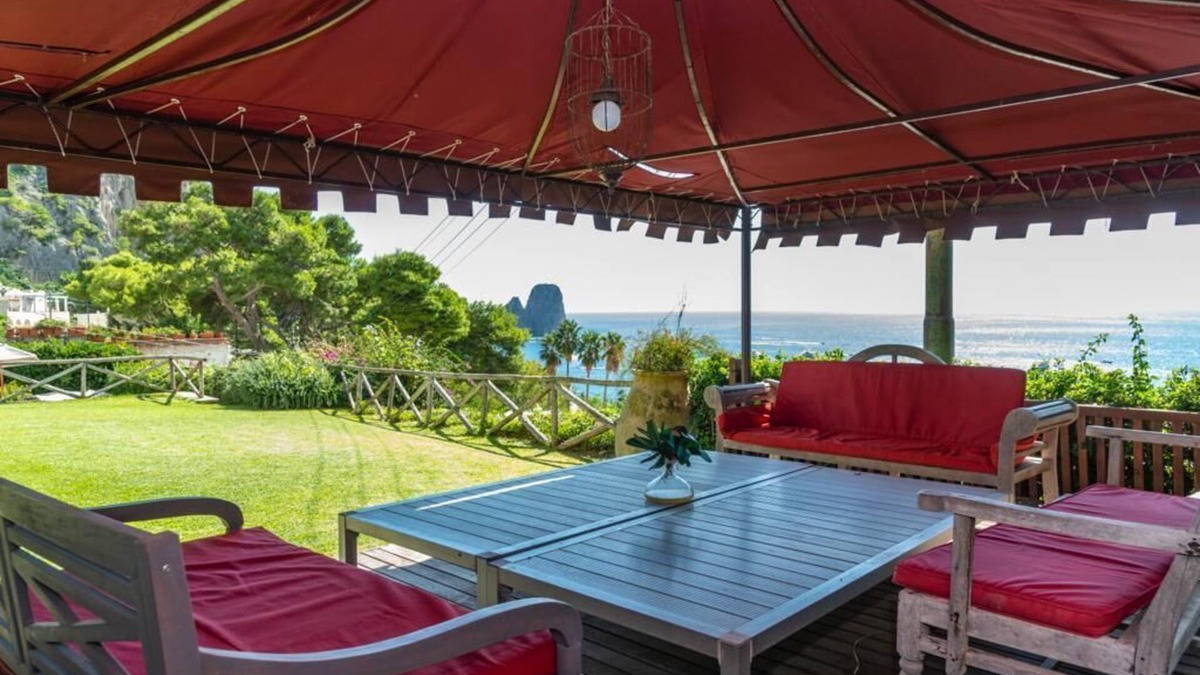 Marina Piccola Villa | Beautiful seaside home with pool +10% DISCOUNT ON BOOKINGS OVER 7 DAYS