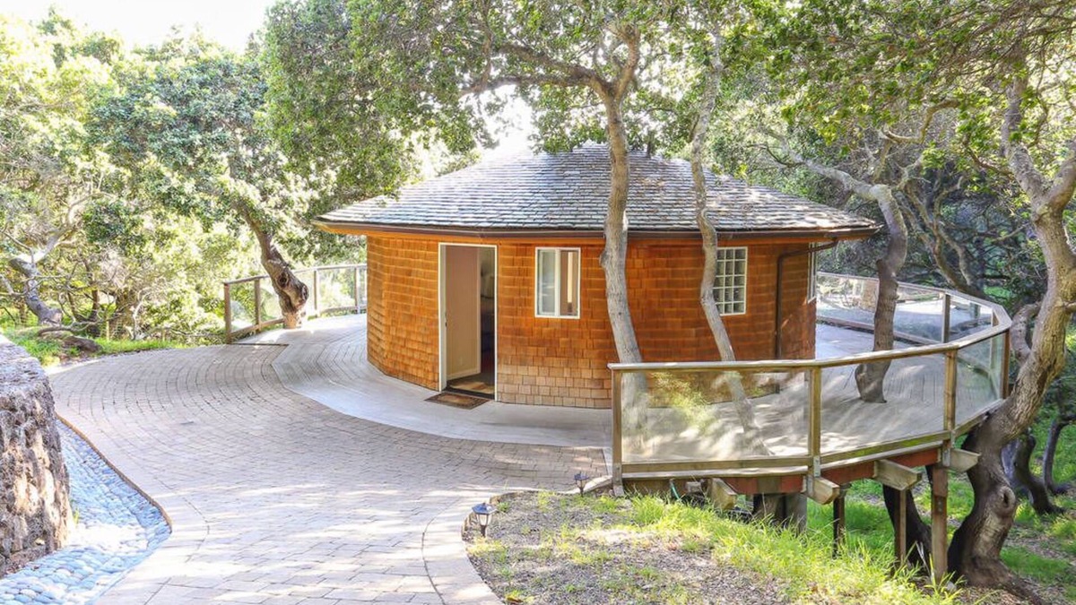 Bayside Acres Cottage | Beautiful, Secluded Bay View Cottage in the Trees