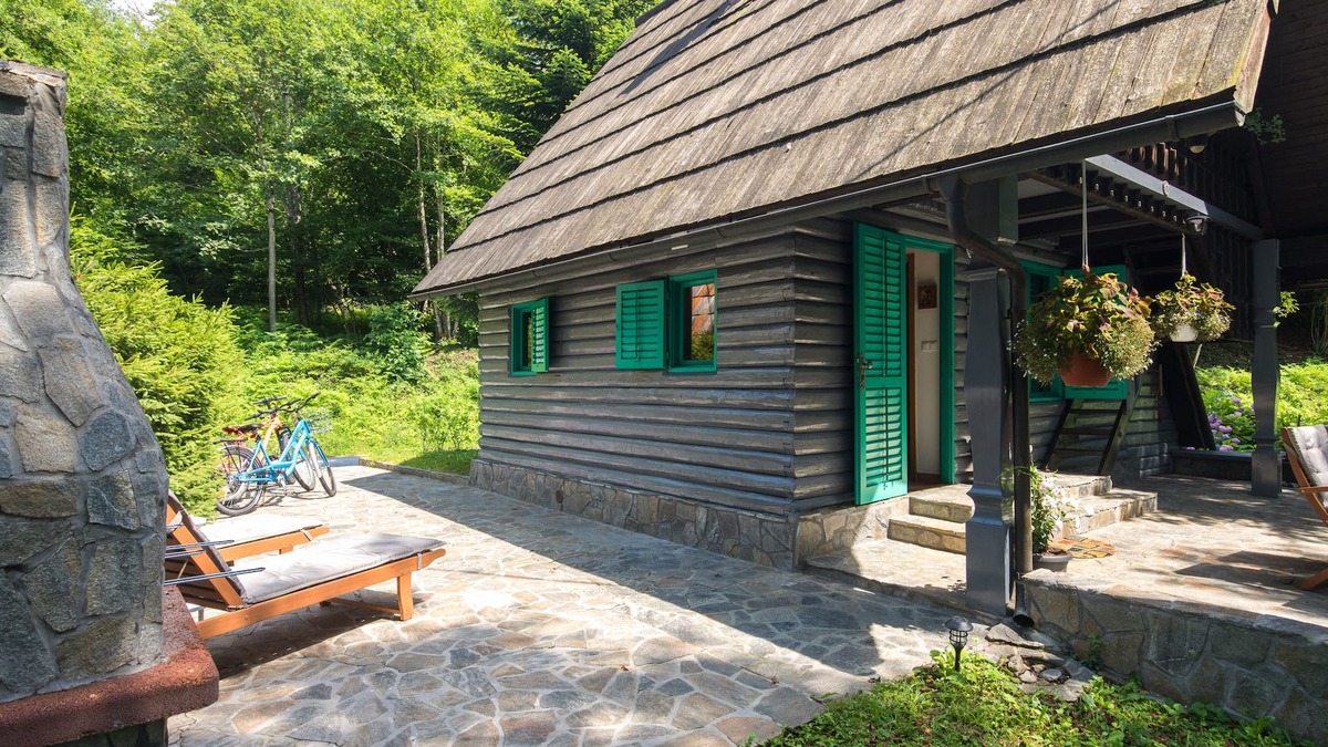 Kostel Villa | Beautiful secluded holiday home with private sauna and beach - pet friendly