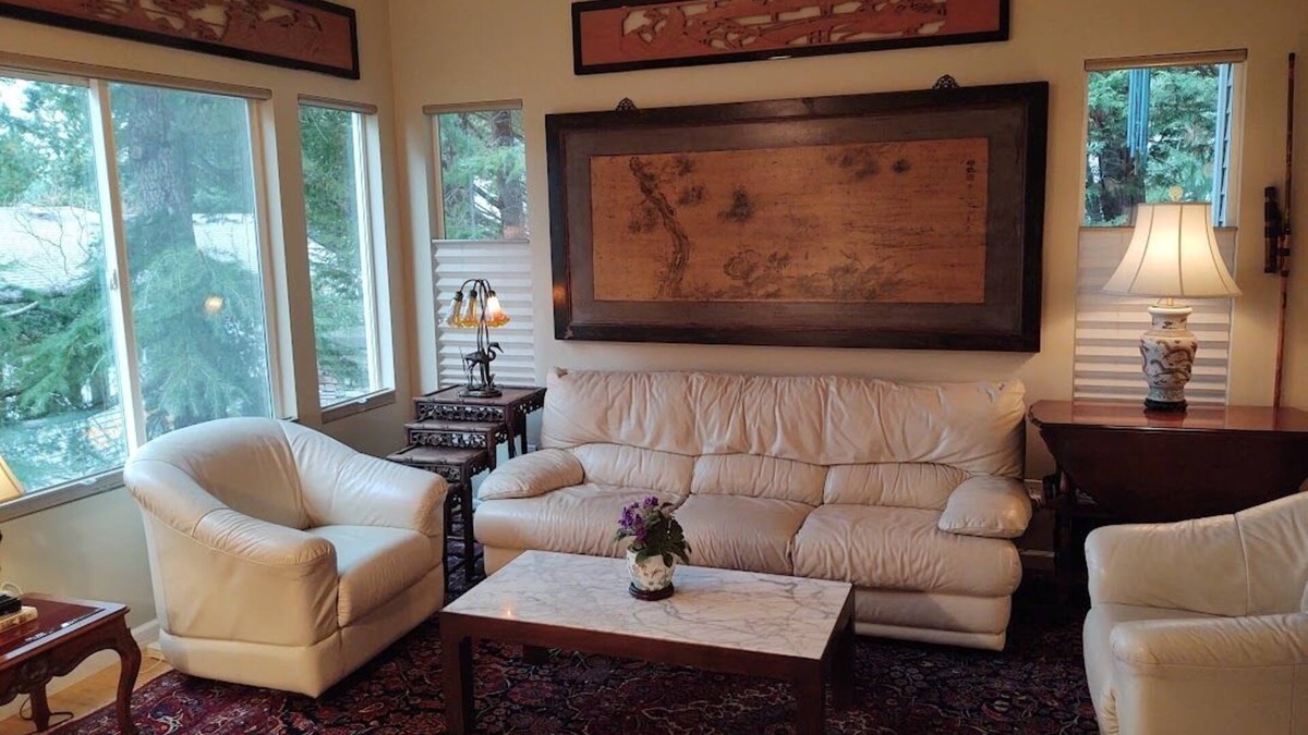 Silverdale House | Beautiful, secure, private townhouse in Silverdale.