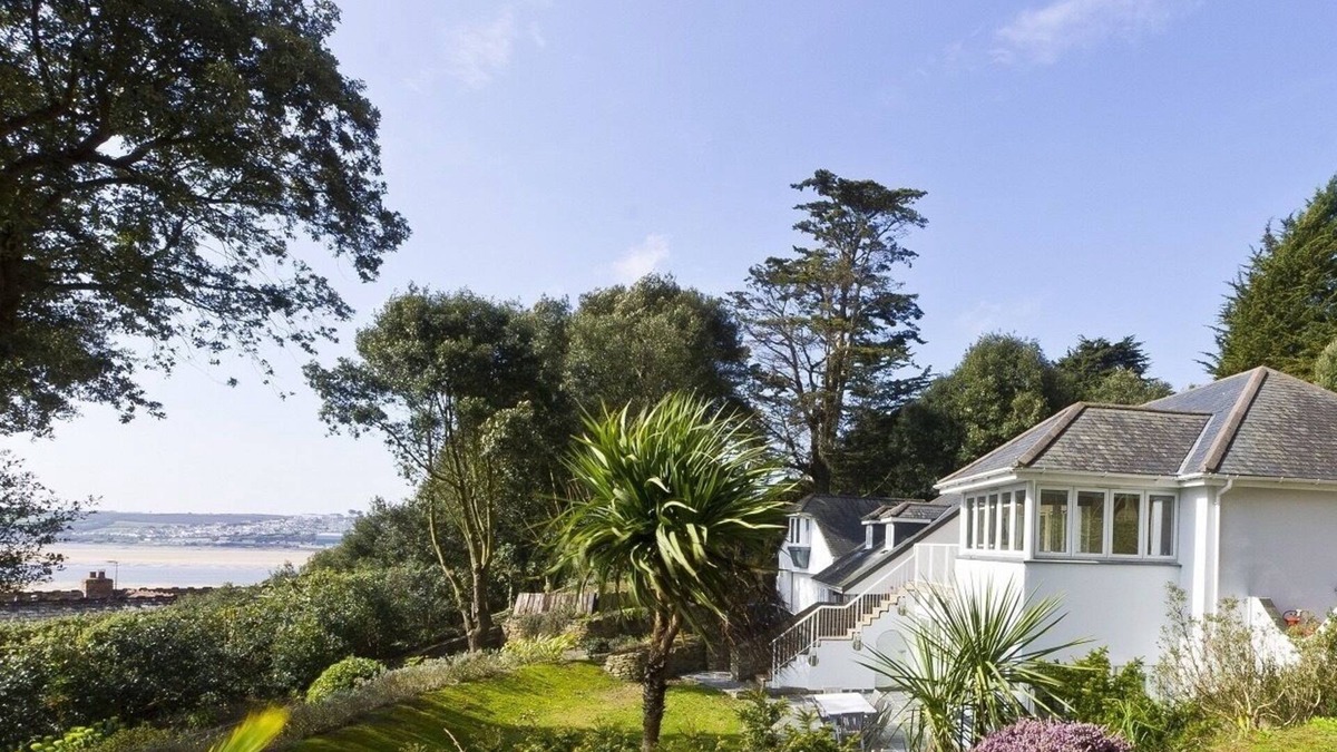 Rock House | Beautiful Self Catering Luxury Self Catering Accommodation In Rock Sleeping 12
