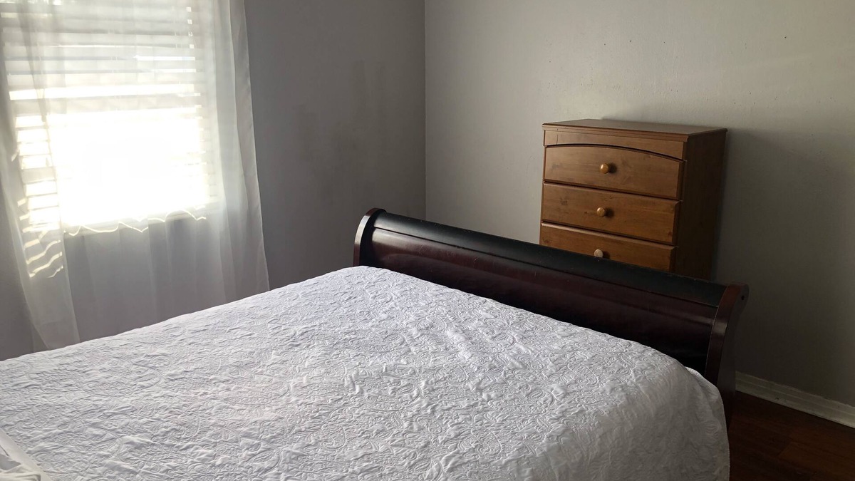 Tampa Apartment | beautiful self contained apartment with large kitchen