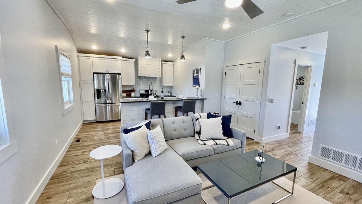 Spearfish Apartment | Beautiful Serene Carriage House Apartment