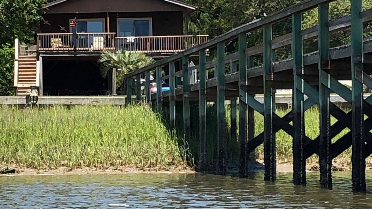Ocean Isle Beach House | Beautiful setting on the Intracoastal Waterway! Sleeps 6