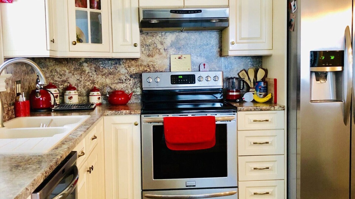 Shediac House | Beautiful Shediac Bay Home Accommodates 2 Families Comfortably!!