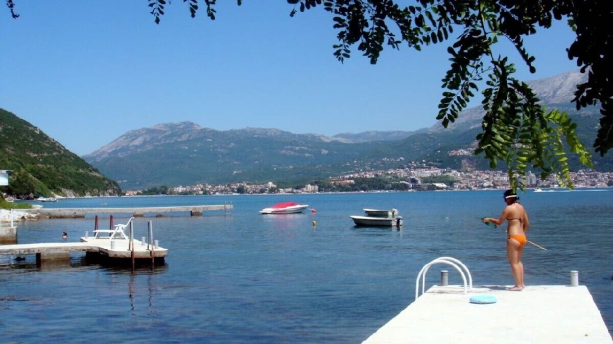 Njivice House | Beautiful shoreline holiday home with private mooring, Njivice, Montenegro