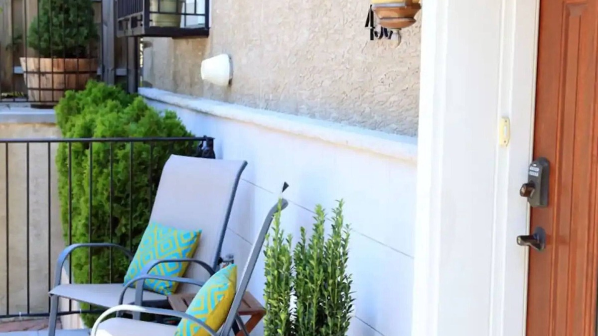 Manayunk House | Beautiful Single Family Home in the Heart of Manayunk with Parking!