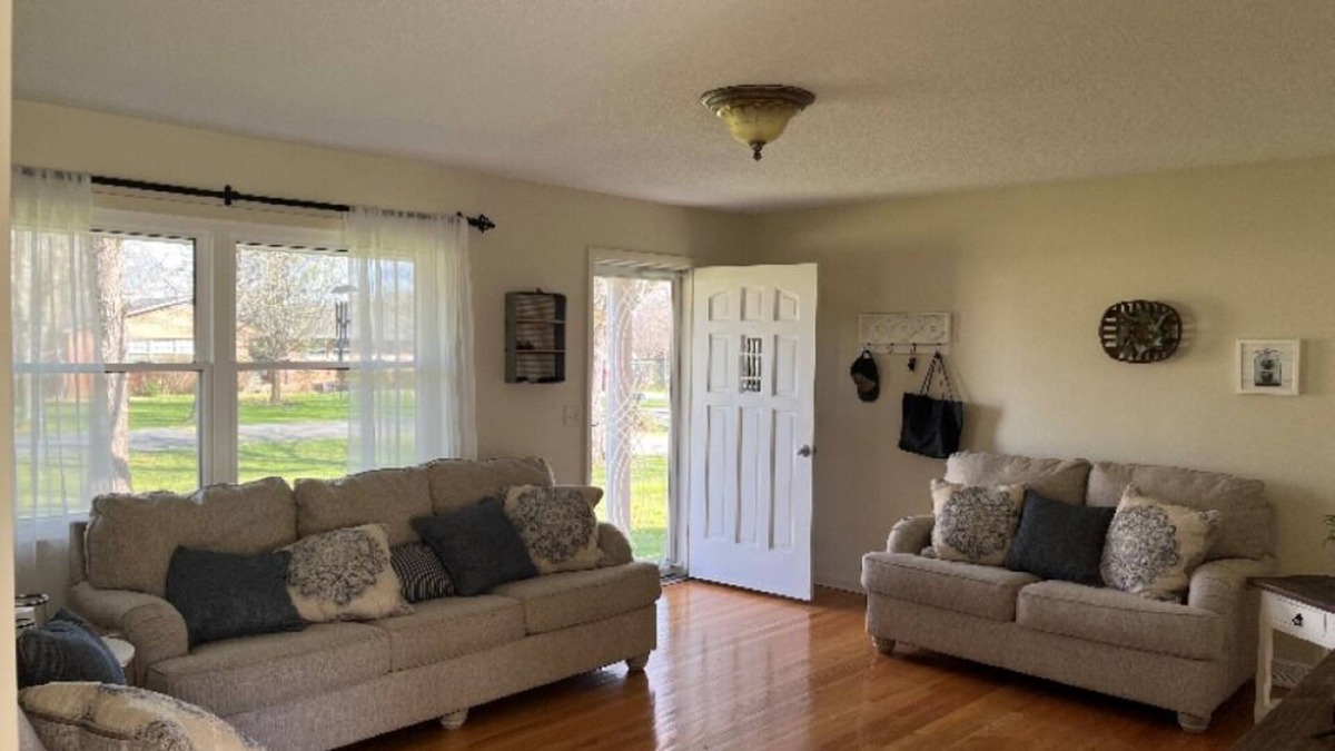 Jasper House | Beautiful Single Family 3 bedroom Home