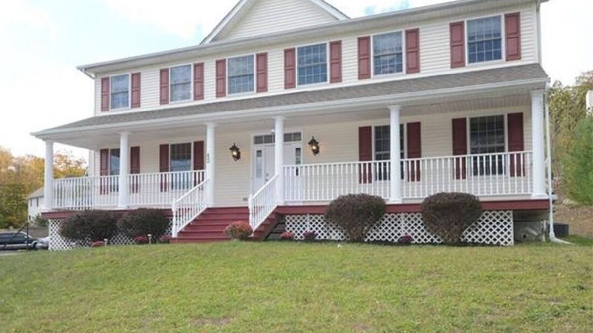 Carmel House | Beautiful Single Family Home 4 Bed 2.5 Bath
