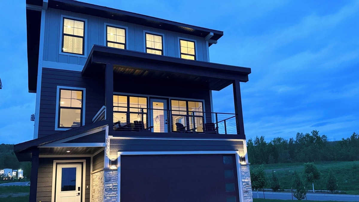 Riverside House | BEAUTIFUL SKI HOUSE Views Spacious Sauna Dogs 20% Off Bike Rental+MTB Pass