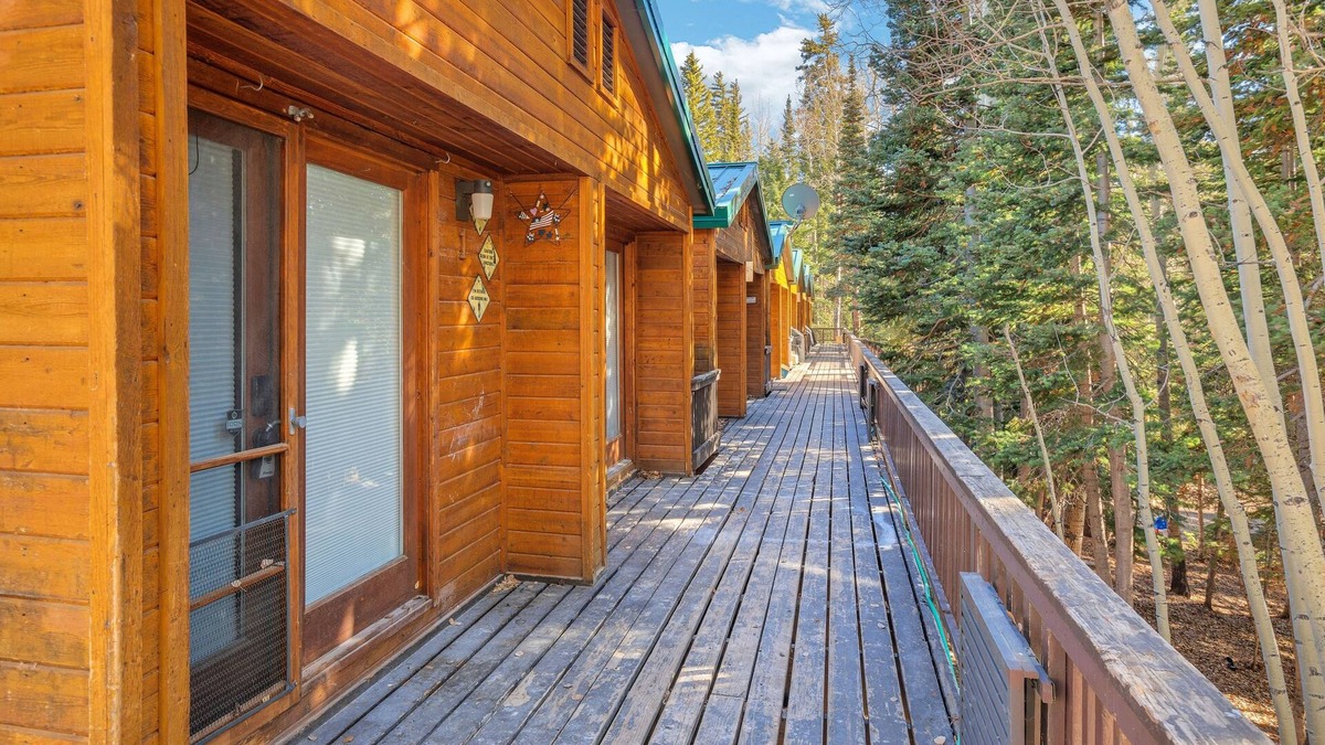 Beaver Condo | Beautiful Ski-in/Ski-out Condo Located On The Eagle Point Resort! by RedAwning
